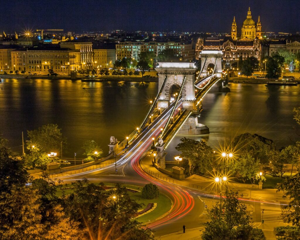 30 Amazing Things to Do in Budapest